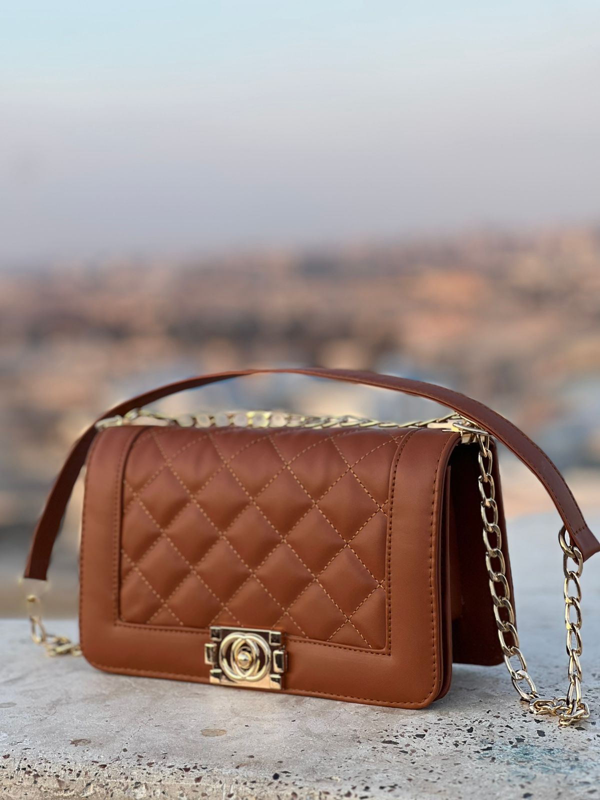 BINOBAGS Elegant Quilted Crossbody Bag with Gold Chain