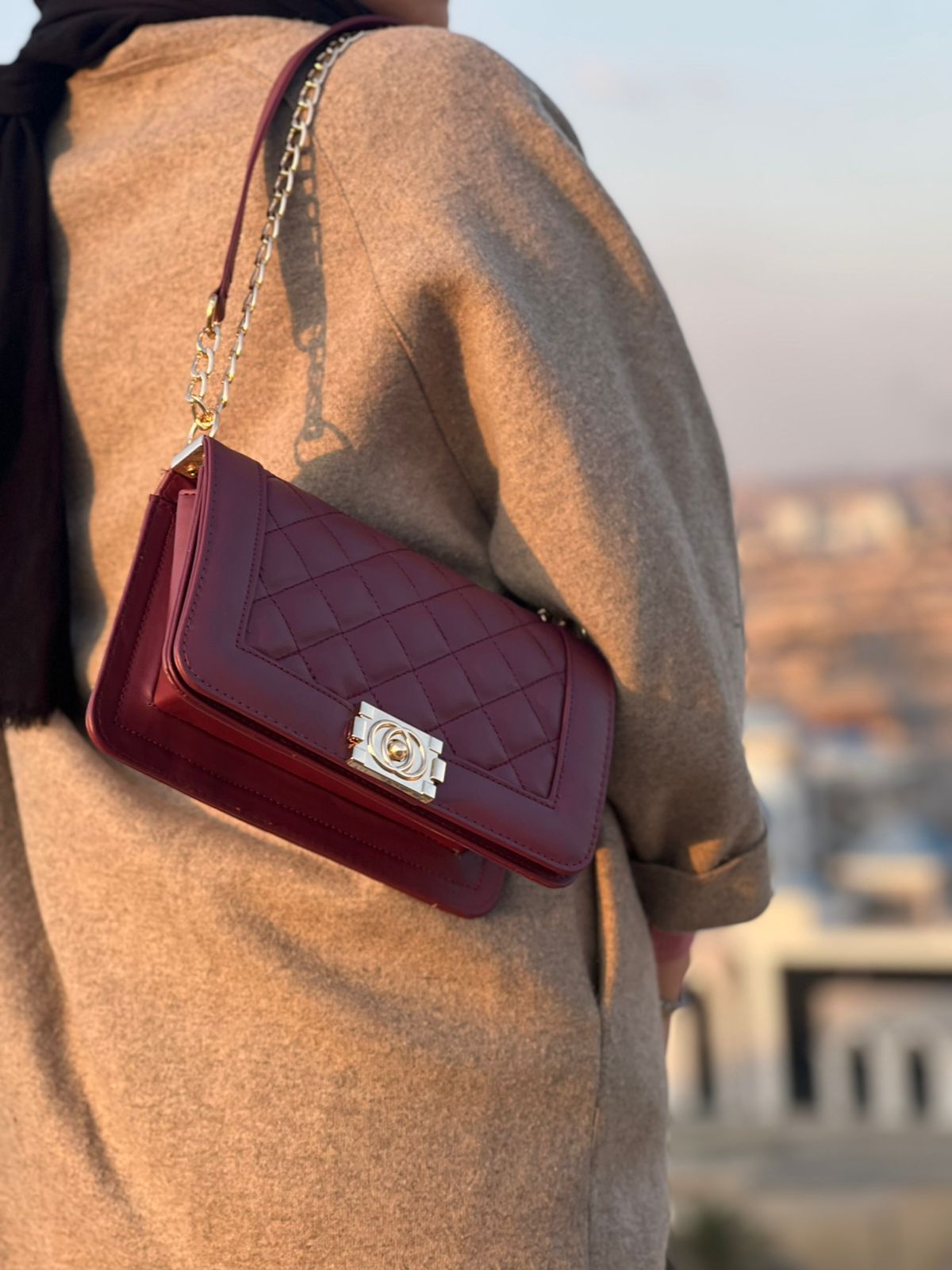 BINOBAGS Elegant Quilted Crossbody Bag with Gold Chain